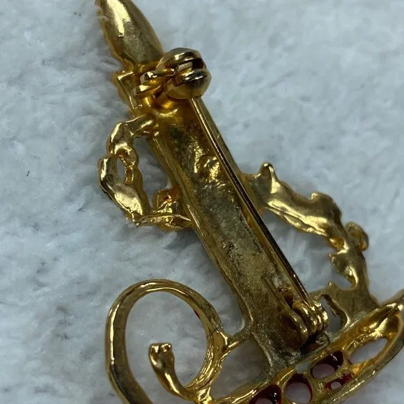 Candle Holder Holly Garland Christmas Pin Brooch Holiday Wear - Picture 7 of 10